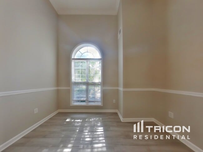 Photo - 308 Trail Spring Ct