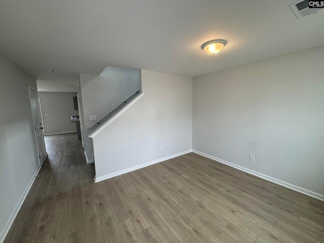 Photo - 3055 Hallsdale Dr