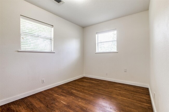 Photo - 235 Live Oak St