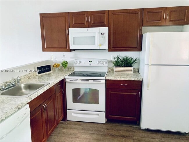 Photo - 9921 Nob Hill Ln Unit 9921