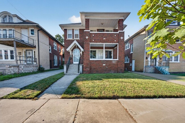 Photo - 2025 Calvert Ave