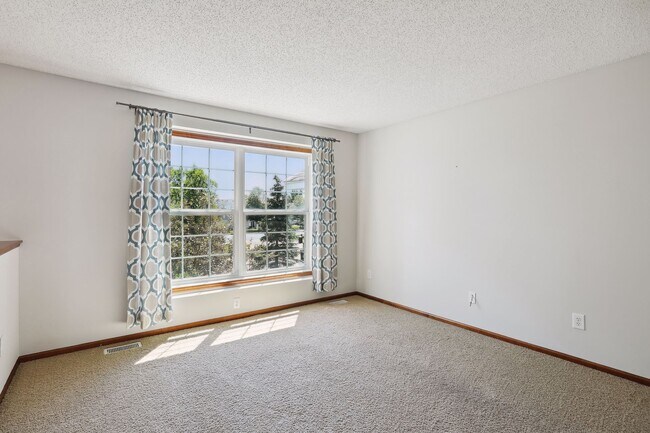 Photo - 15024 Farnham Ave N