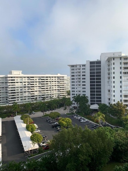 Photo - 251 Crandon Blvd Unit 929