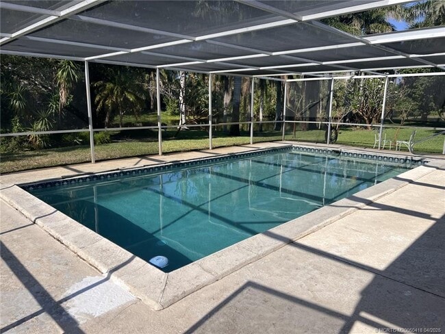 Photo - 652 NW Sunset Dr