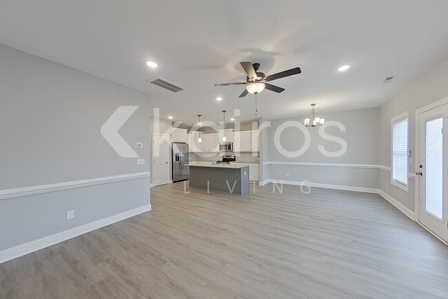 Photo - 3705 Oak Leaf Wy