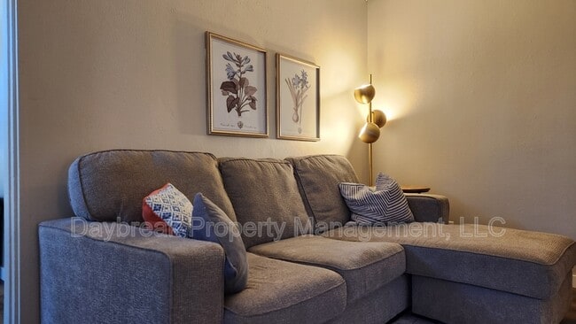 Photo - 1258 10th St N