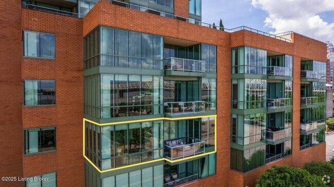 Building Photo - 222 E Witherspoon St Unit 305 Rental