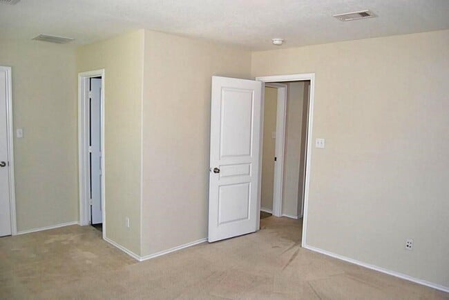 Building Photo - 16806 Mammoth Springs Dr Rental