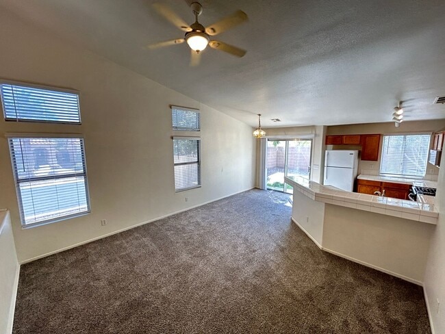 Photo - Cozy 3Bed/2Bath/2Car Residence located in beautiful Summerlin!