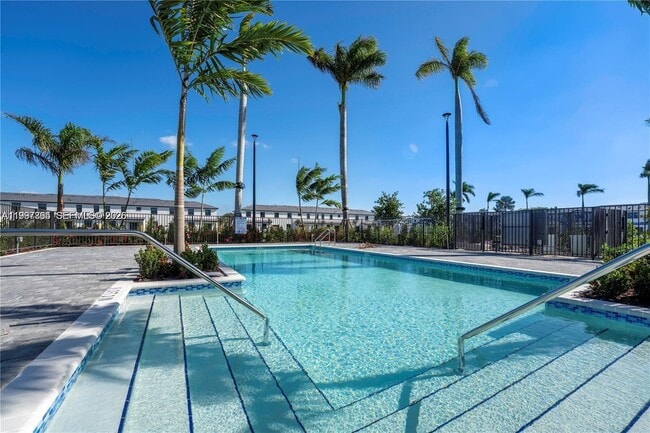 Photo - 5001 Peacock Wy