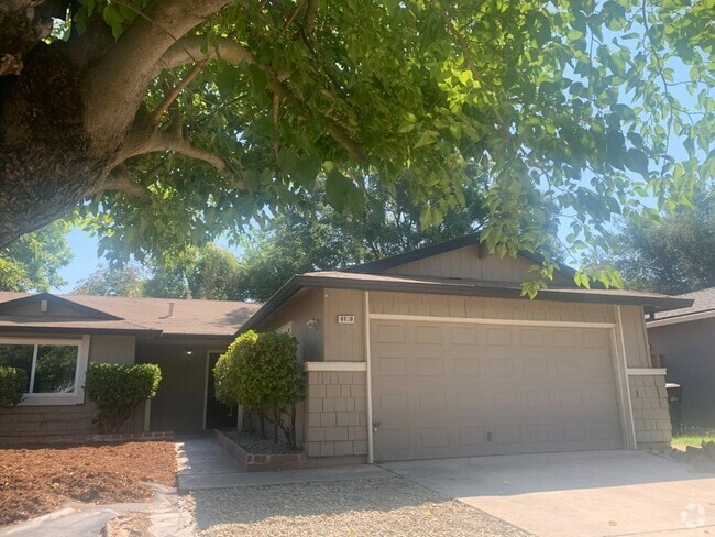 Building Photo - Wonderful and newly updated 3 bedroom 2 ba... Rental