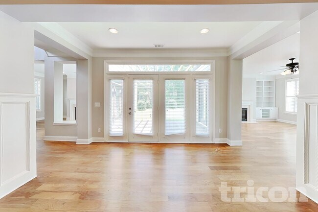 Photo - 4384 Challedon Dr