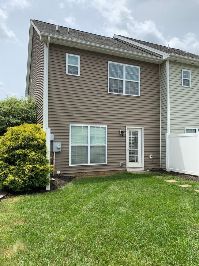 Photo - 2 Bedroom, 2.5 Bath Townhouse with detached one-car garage