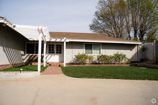 Building Photo - 1971 Cypress Point Dr Rental