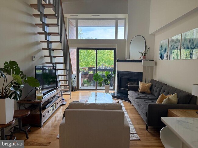 Photo - 5300 43rd St NW Unit 201