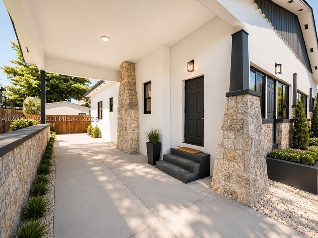 Photo - 4605 N Miami Ave