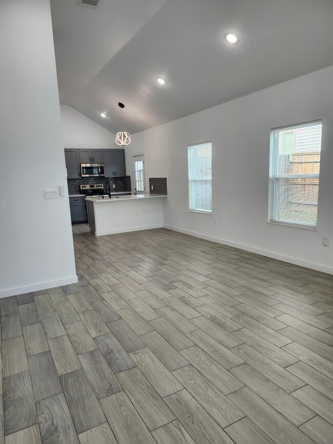 Photo - 1418 Rd 5607