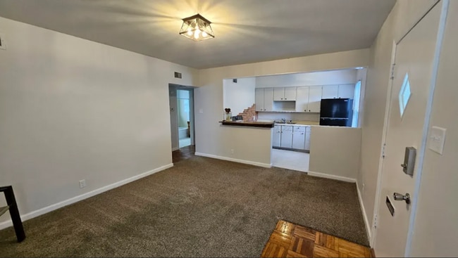 Building Photo - Mitchell 4 Plex Unit 2920