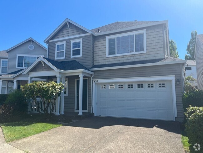 Building Photo - Beautiful Cul-de-Sac Home with New Carpet,...