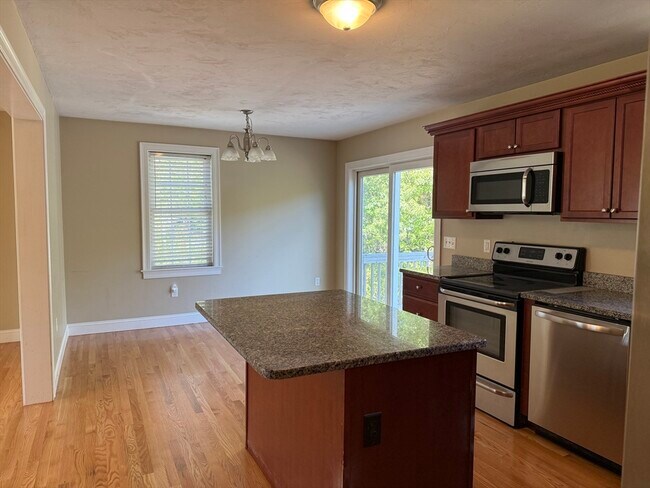 Photo - 87 Center St