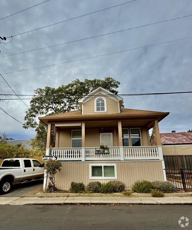 Building Photo - 116 N Church St Rental