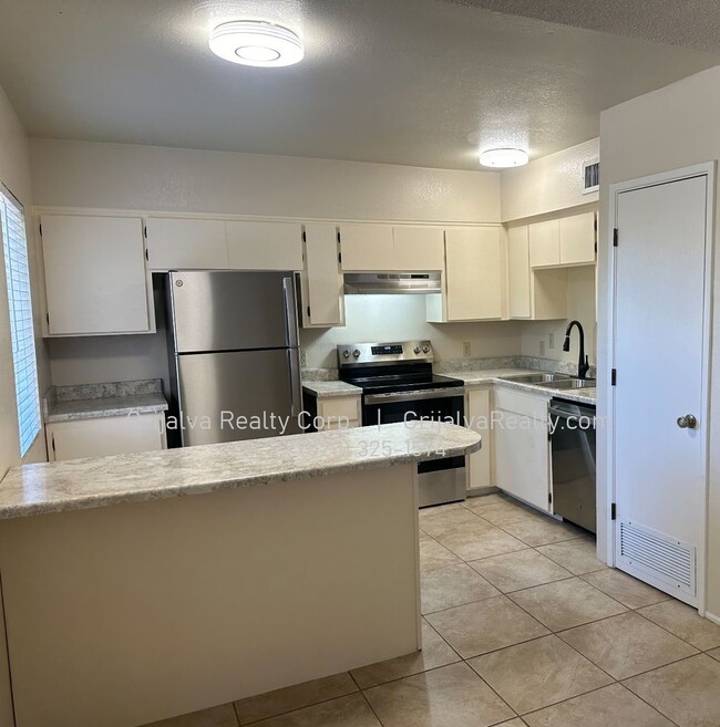 1014 E 12th St Unit 1014