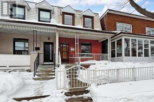 Photo - 480 Lansdowne Ave