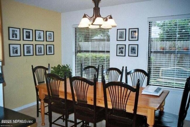 Photo - 1841 Twelve Oaks Ln E