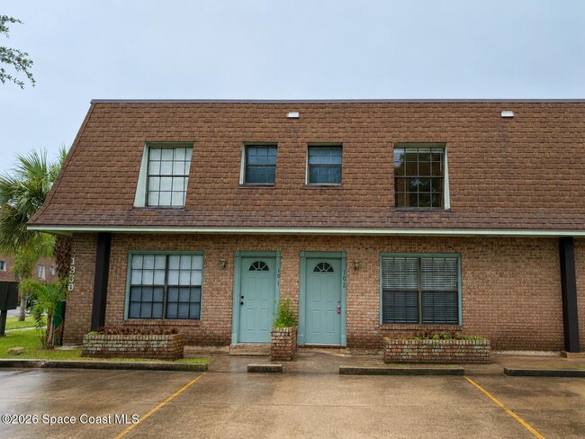 Building Photo - 1300 Arlington Ln NE