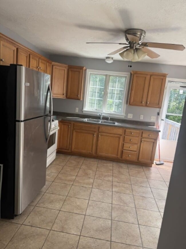 Building Photo - 69-71 Stocker St Unit 71 Rental