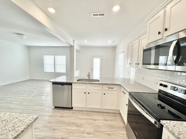 Photo - 3 br Paired Home minutes from I-77 and I-40 Tour today! MOVE IN SPECIAL