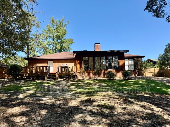 4 S Whisper Ct