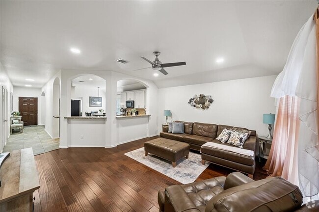 Building Photo - 17911 Yukon Pass Dr Rental
