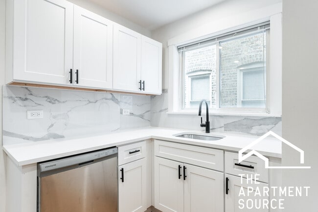 Photo - 3838 W George St Unit 2W