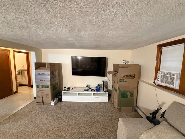 Building Photo - 15 Michael Rd Unit 2