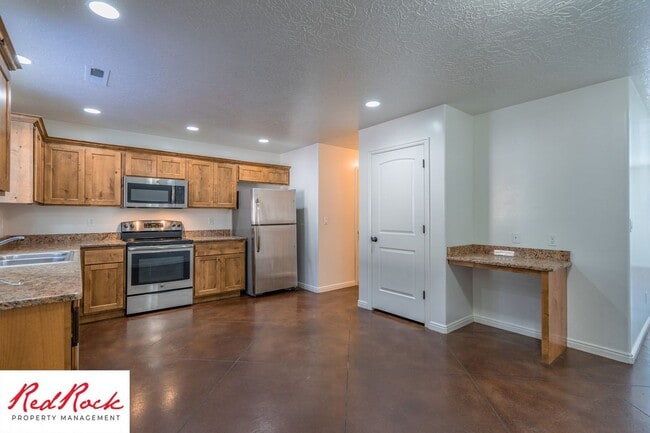Photo - 2801 E 450 N
