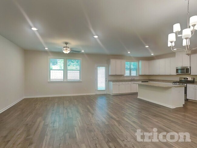 Photo - 196 Chapelcrest Ln