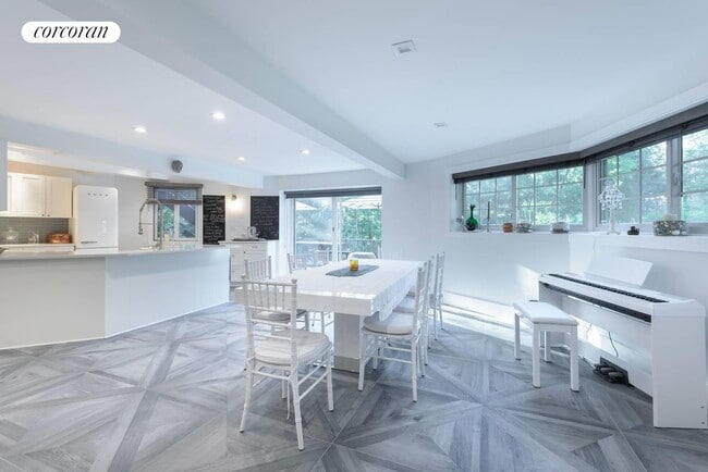 Photo - 23 Tanglewood Trl