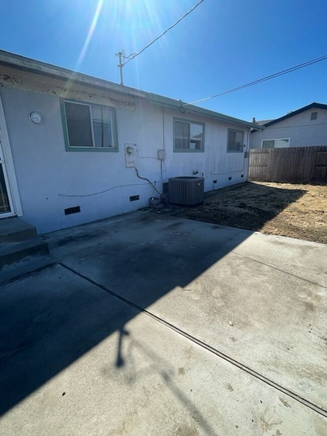 Photo - Great 3 bedroom 2 bath home ready for move-in