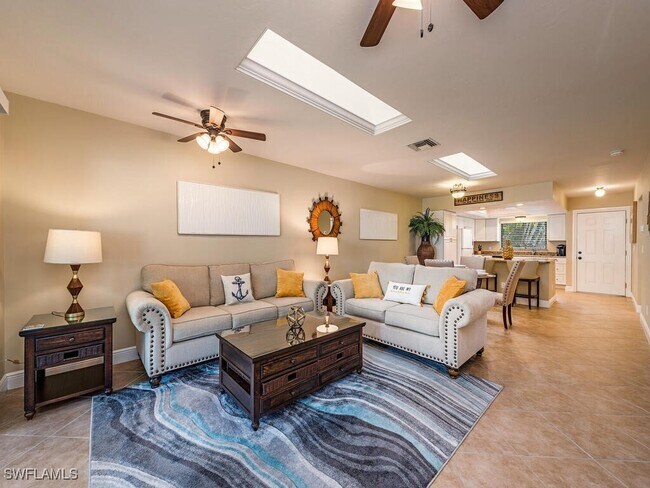 Photo - 560 9th Ave S