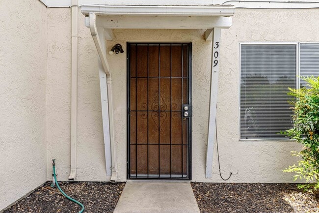 Almond Ave - Almond Ave Apartment Unit 309