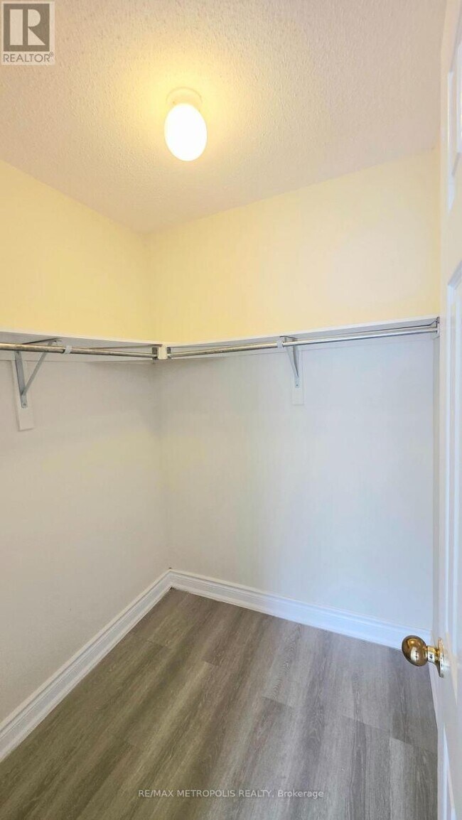 Photo - 1795 Markham Rd
