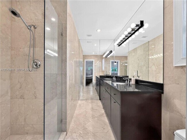 4943 Riviera Dr