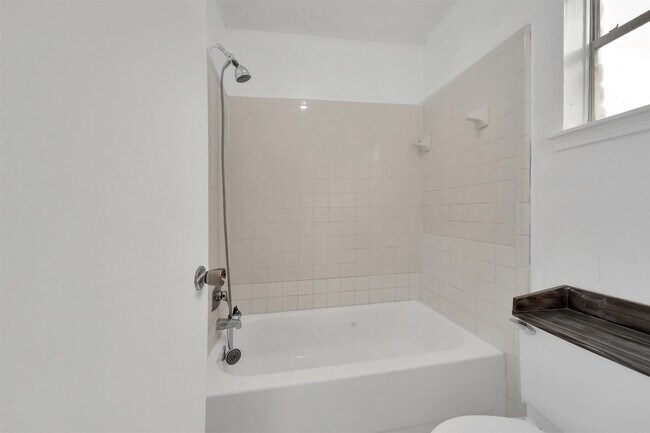 Photo - 14830 Keelby Dr