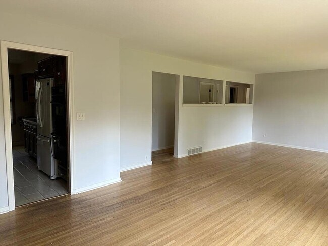 Photo - 5528 Merritt Cir