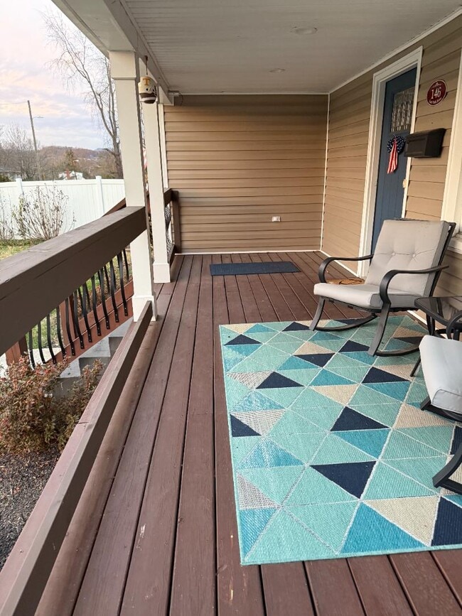 Photo - 146 E Park Dr