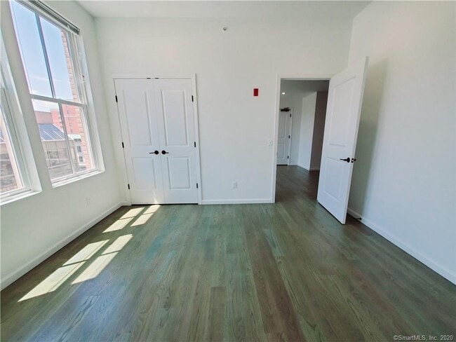 Photo - 36 Atlantic St Unit 402
