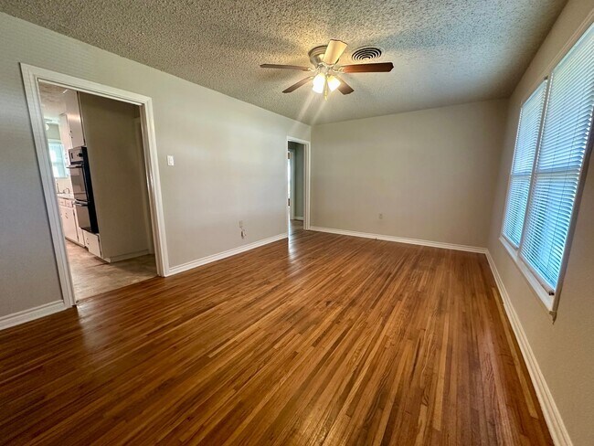 Photo - 2612 Alice Ave