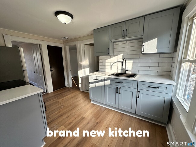 Building Photo - 21 Williams St Unit 3rd FL