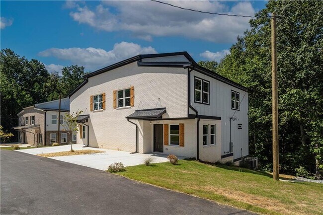 Photo - 2387 Highpoint Rd